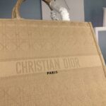 The-Dior-Book-Tote-pink.png